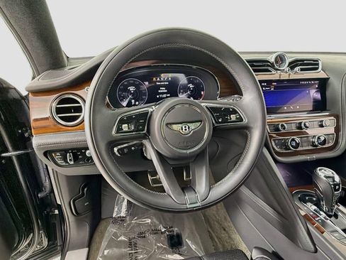 Used 2023 Bentley Bentayga AWD/4WD image 11