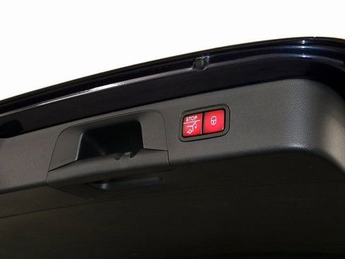 Used 2022 Mercedes-Benz GLC 300 GLC 300 image 29