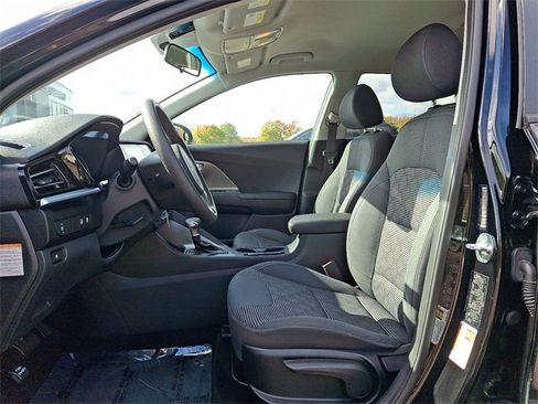 Used 2022 Kia Niro LX image 14