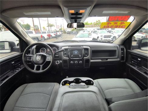 Used 2018 RAM 2500 Tradesman w/ Chrome Appearance Group AWD/4WD image 6