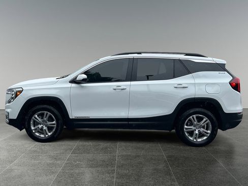 Used 2022 GMC Terrain SLE w/ Driver Convenience Package image 4