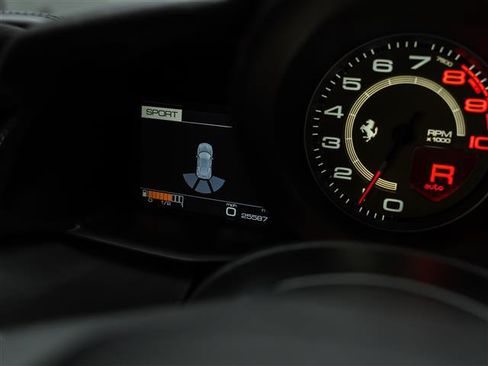 Used 2016 Ferrari 488 GTB RWD image 23