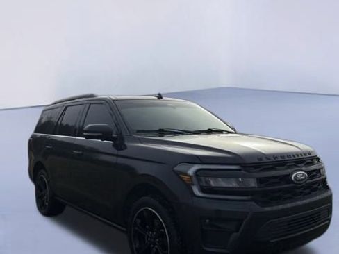 Used 2022 Ford Expedition Limited image 11