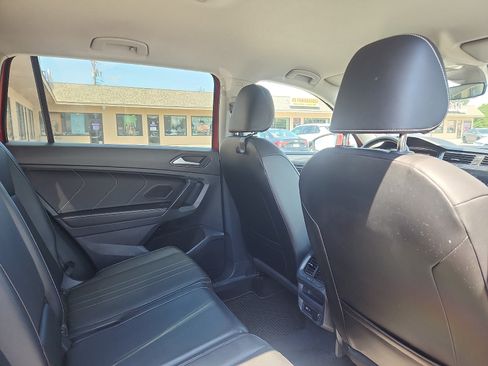 Used 2022 Volkswagen Tiguan SE AWD/4WD image 28