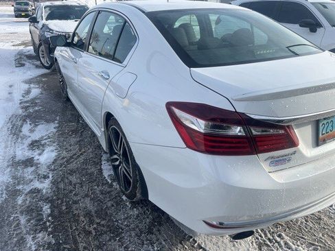 Used 2017 Honda Accord Sport image 5