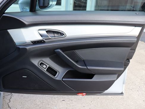 Used 2015 Porsche Panamera S image 45