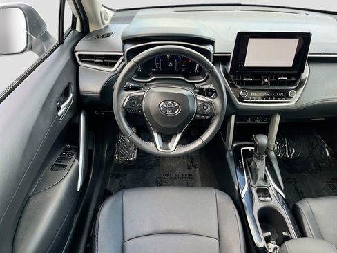 Used 2023 Toyota Corolla Cross XLE w/ Convenience Package FWD image 22