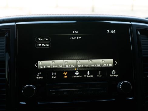 Used 2023 Nissan Titan PRO-4X w/ Pro-4x Convenience Package image 28