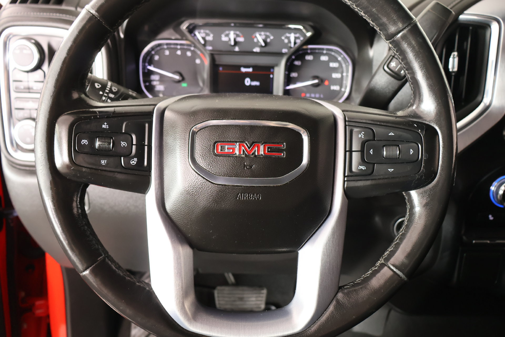 Used 2020 GMC Sierra 1500 SLE w/ SLE Value Package AWD/4WD image 3