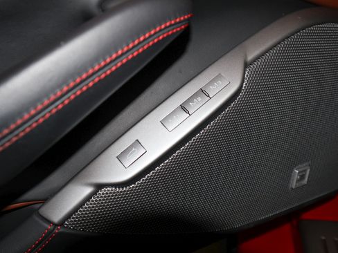 Used 2019 Ferrari Portofino RWD image 22