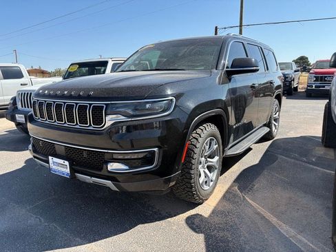 Used 2022 Jeep Wagoneer Series II RWD image 2