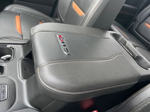 Used 2025 GMC Sierra 2500 AT4 w/ AT4 Premium Plus Package image 17