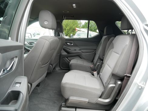 Used 2023 Chevrolet Traverse LT AWD/4WD image 34