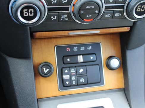 Used 2014 Land Rover LR4 HSE image 27