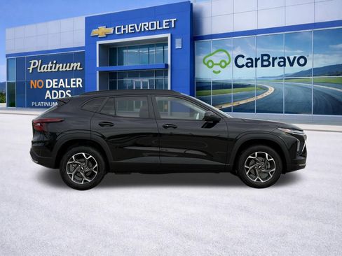 Certified 2024 Chevrolet Trax LT w/ Driver Confidence Package image 8