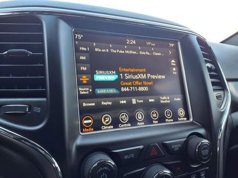 Used 2018 Jeep Grand Cherokee Altitude image 13