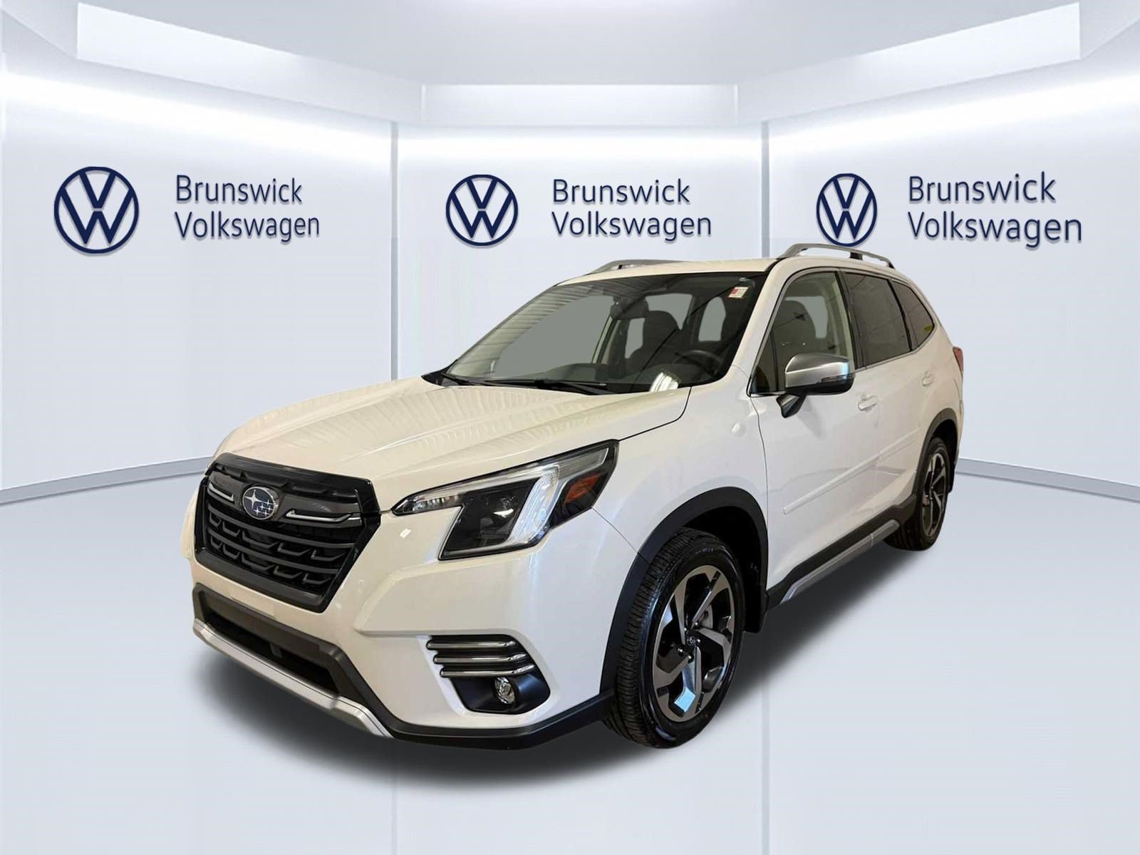 Used 2023 Subaru Forester Touring w/ Popular Package #2 AWD/4WD image 1