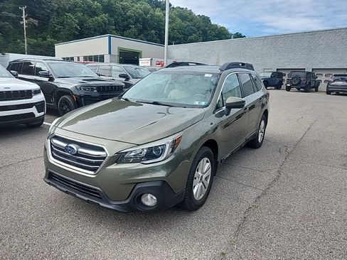 Used 2019 Subaru Outback 2.5i Premium w/ Popular Package #2 AWD/4WD image 3