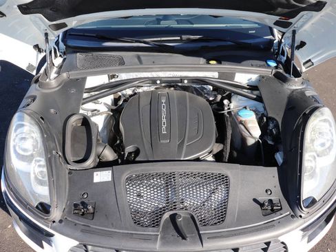 Used 2017 Porsche Macan image 13