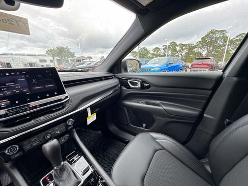 New 2026 Jeep Compass Latitude AWD/4WD image 26