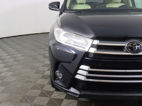 Used 2018 Toyota Highlander XLE image 14