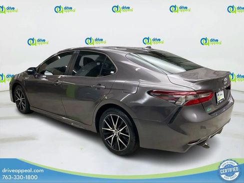 Used 2022 Toyota Camry SE FWD image 7