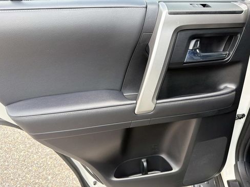 Used 2023 Toyota 4Runner SR5 Premium w/ Moonroof Package RWD image 11
