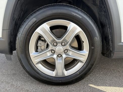 Used 2023 Jeep Compass Latitude image 24