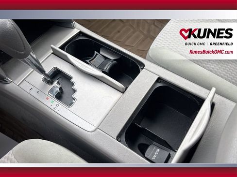 Used 2010 Toyota Camry LE image 27