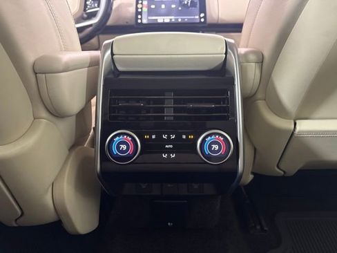 Used 2023 Land Rover Range Rover SE image 24