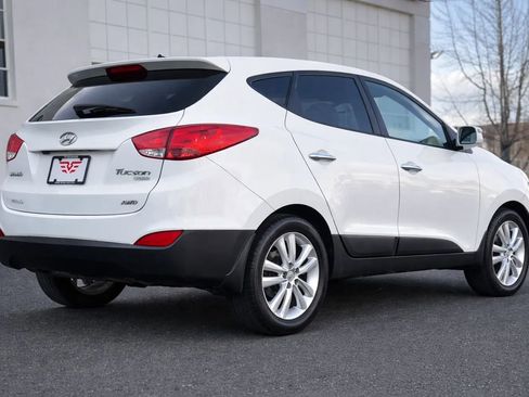 Used 2010 Hyundai Tucson Limited w/ Premium Pkg 4 image 5