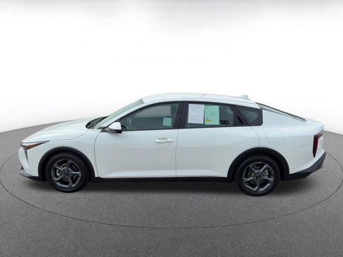 Used 2025 Kia K4 LXS image 9