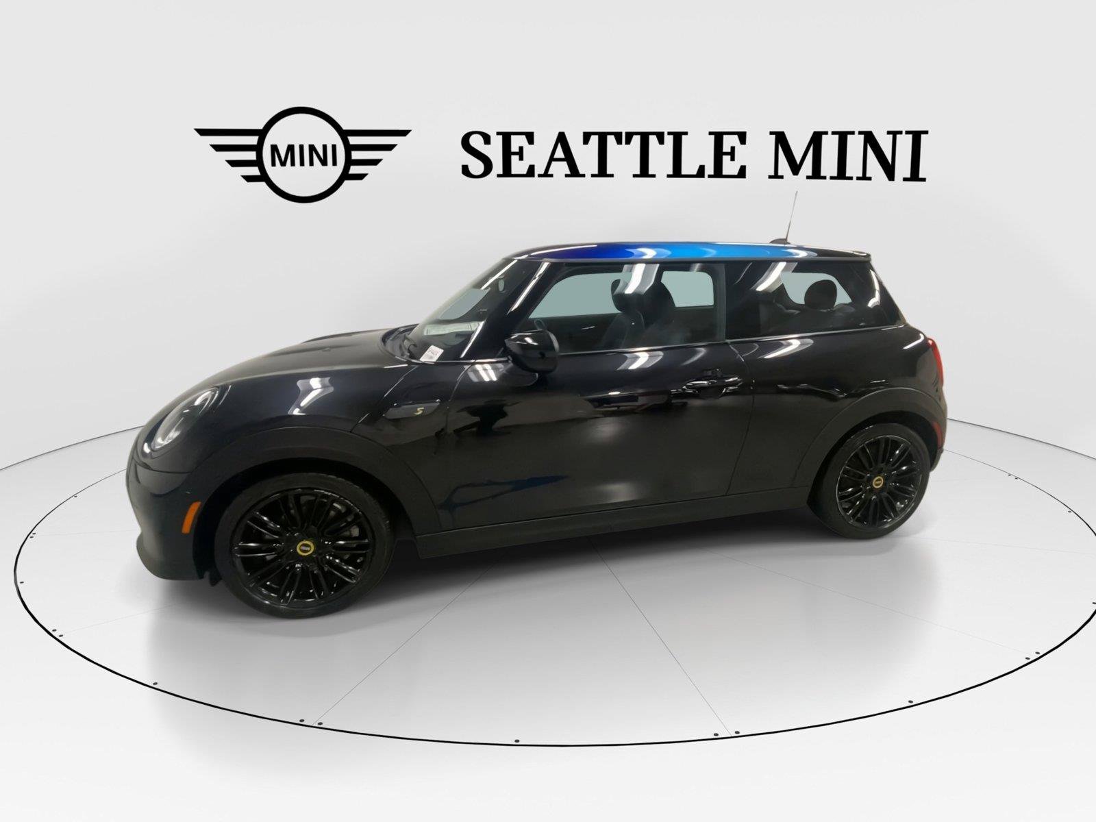 Used 2024 MINI Cooper SE FWD image 6