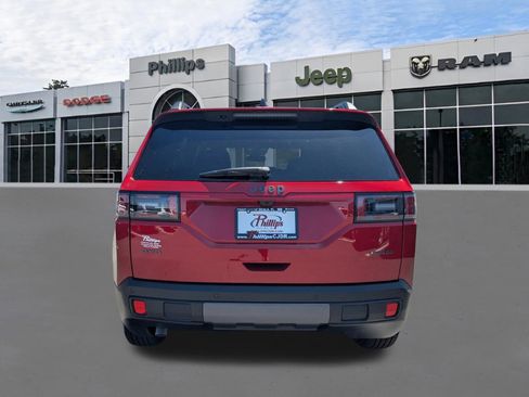 New 2026 Jeep Cherokee Laredo image 4