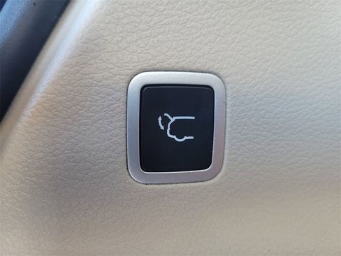 Used 2020 Chrysler Voyager Lxi image 8