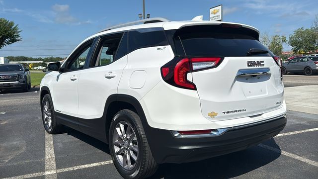 Used 2023 GMC Terrain SLT AWD/4WD image 5
