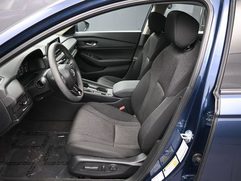 Used 2023 Honda Accord EX image 19