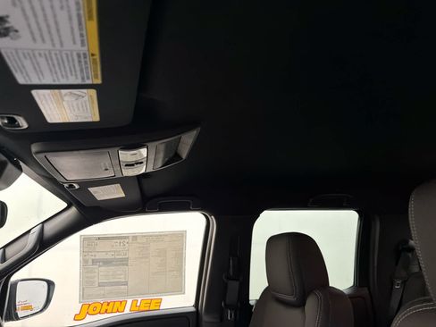 New 2026 Nissan Frontier SV w/ Tow Package RWD image 15
