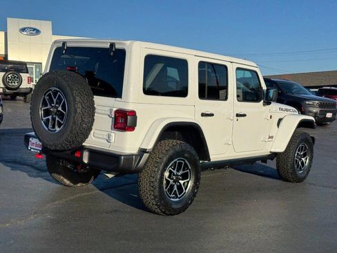 Used 2025 Jeep Wrangler Unlimited Rubicon image 3
