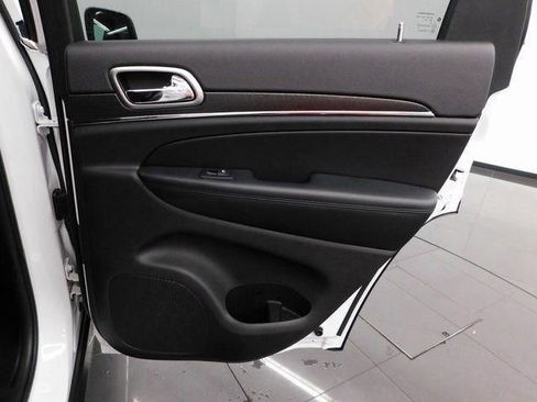 Used 2018 Jeep Grand Cherokee Limited image 33