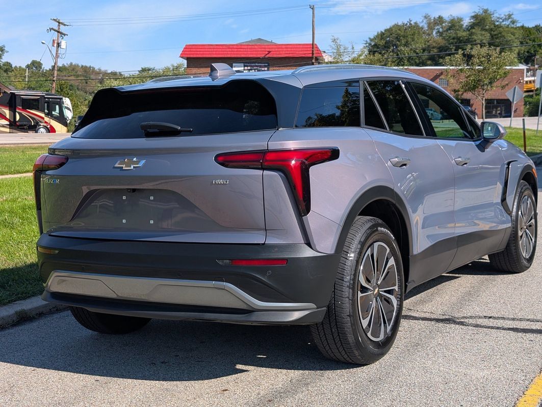 Used 2024 Chevrolet Blazer EV LT AWD/4WD image 8