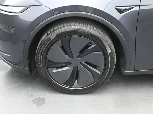 Used 2026 Tesla Model Y Long Range AWD/4WD image 4