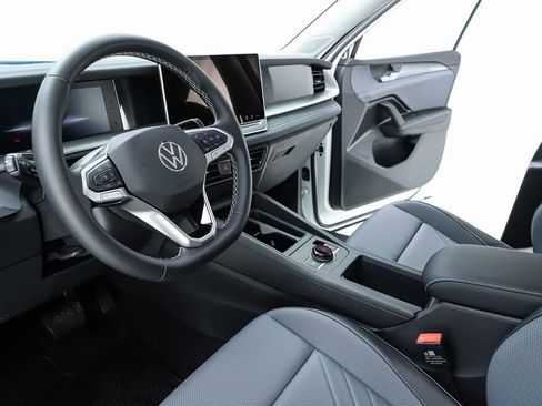 New 2026 Volkswagen Tiguan SE image 57