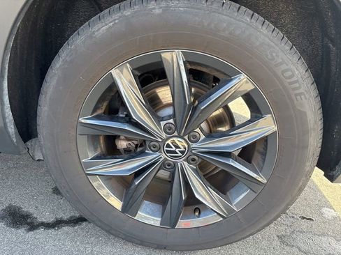 Used 2024 Volkswagen Tiguan SE image 15