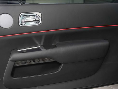 Used 2019 Rolls-Royce Wraith image 33