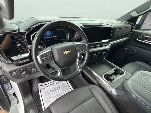 Used 2025 Chevrolet Silverado 3500 LTZ w/ LTZ Plus Package AWD/4WD image 15