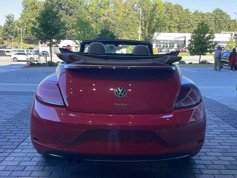 Used 2019 Volkswagen Beetle 2.0T SE w/ SE Premium Package FWD image 19
