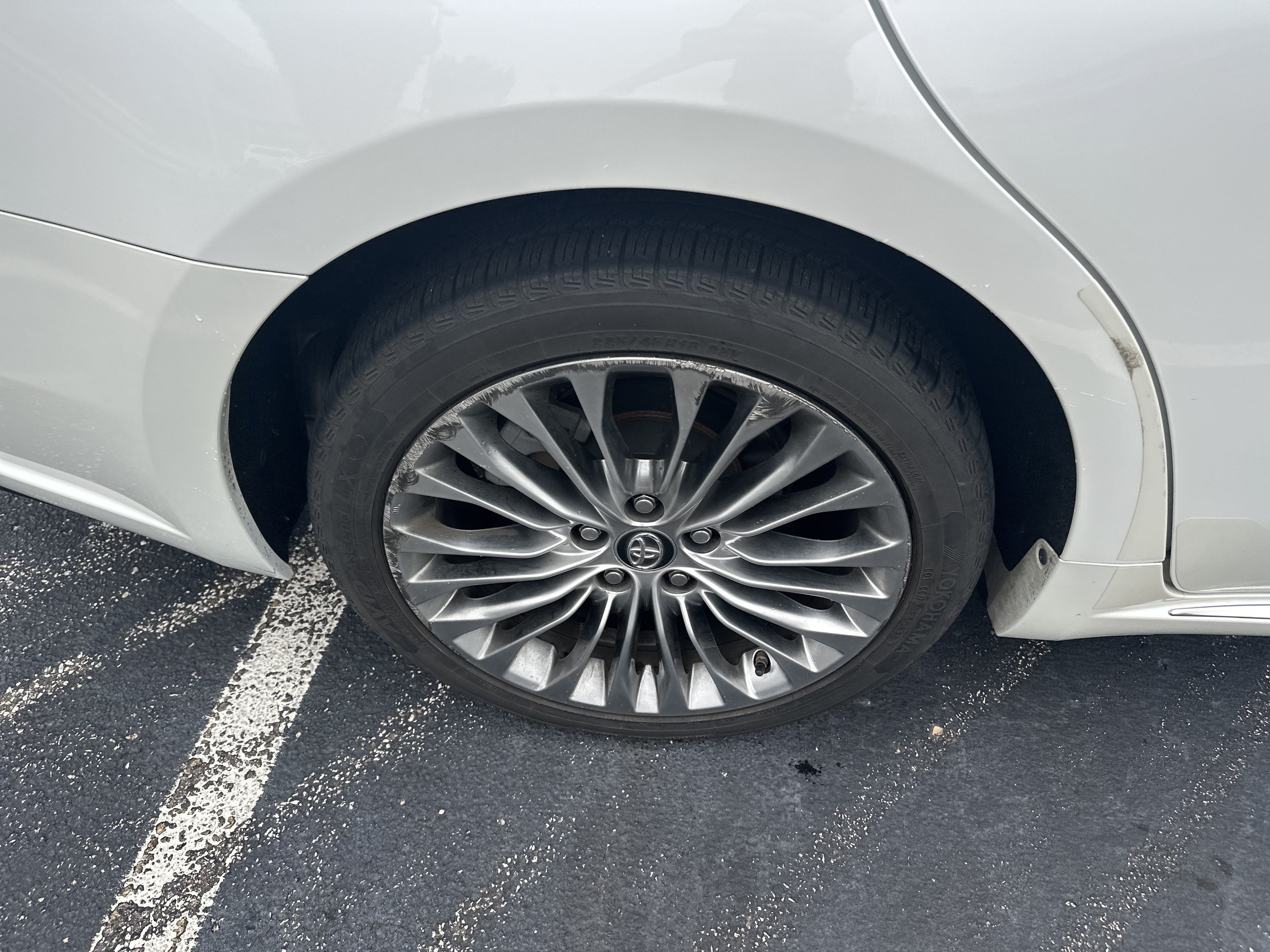 Used 2016 Toyota Avalon Limited FWD image 35
