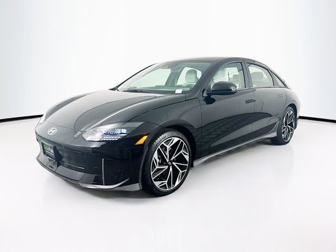 Used 2024 Hyundai Ioniq 6 SEL RWD image 3