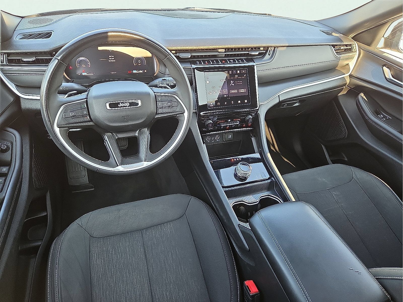 Used 2024 Jeep Grand Cherokee Laredo X RWD image 11